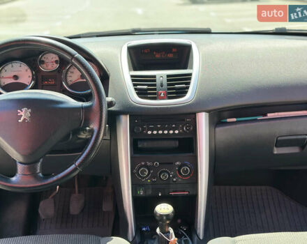 Синій Пежо 207, об'ємом двигуна 1.36 л та пробігом 296 тис. км за 3450 $, фото 7 на Automoto.ua