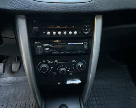 Синий Пежо 207, объемом двигателя 1.36 л и пробегом 153 тыс. км за 5200 $, фото 27 на Automoto.ua