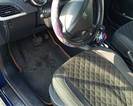 Синий Пежо 207, объемом двигателя 1.6 л и пробегом 290 тыс. км за 5200 $, фото 7 на Automoto.ua