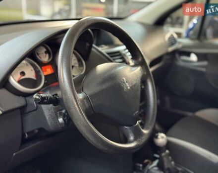 Синий Пежо 207, объемом двигателя 1.4 л и пробегом 250 тыс. км за 2750 $, фото 4 на Automoto.ua
