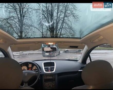Синій Пежо 207, об'ємом двигуна 1.4 л та пробігом 240 тис. км за 4500 $, фото 8 на Automoto.ua