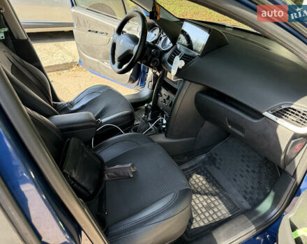 Синій Пежо 207, об'ємом двигуна 1.4 л та пробігом 265 тис. км за 4500 $, фото 4 на Automoto.ua