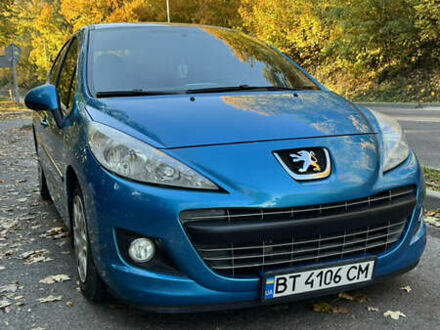 Синий Пежо 207, объемом двигателя 1.36 л и пробегом 153 тыс. км за 5200 $, фото 1 на Automoto.ua