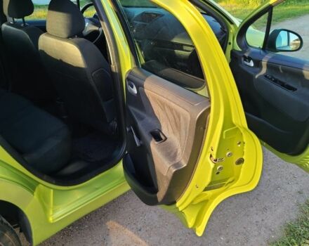 Зелений Пежо 207, об'ємом двигуна 1.4 л та пробігом 117 тис. км за 3900 $, фото 9 на Automoto.ua