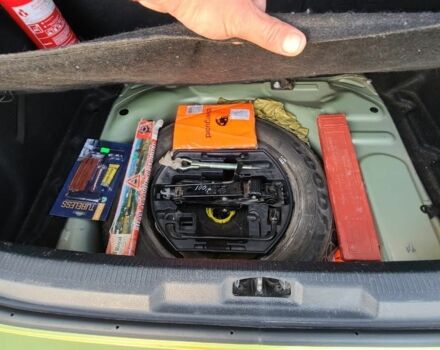 Зелений Пежо 207, об'ємом двигуна 1.4 л та пробігом 117 тис. км за 3900 $, фото 2 на Automoto.ua