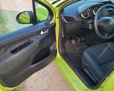 Зелений Пежо 207, об'ємом двигуна 1.4 л та пробігом 117 тис. км за 3900 $, фото 4 на Automoto.ua