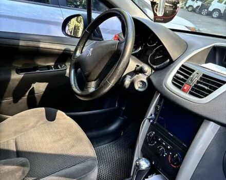 Зелений Пежо 207, об'ємом двигуна 1.6 л та пробігом 145 тис. км за 5700 $, фото 3 на Automoto.ua