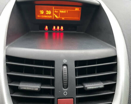 Зелений Пежо 207, об'ємом двигуна 1.6 л та пробігом 136 тис. км за 5550 $, фото 59 на Automoto.ua