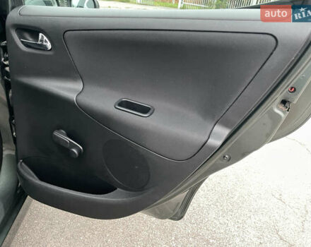 Зелений Пежо 207, об'ємом двигуна 1.6 л та пробігом 136 тис. км за 5550 $, фото 35 на Automoto.ua