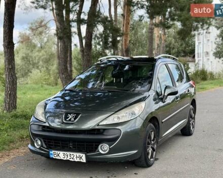 Зелений Пежо 207, об'ємом двигуна 1.4 л та пробігом 165 тис. км за 4499 $, фото 1 на Automoto.ua