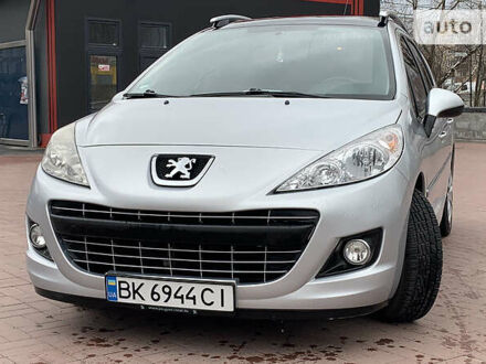 Пежо 207 SW 2011 в Ровно на Automoto.ua Серый Пежо 207 SW, объемом двигателя 1.4 л и пробегом 224 тыс. км за 5500 $, фото 1 на Automoto.ua