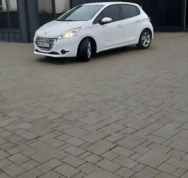 Білий Пежо 208, об'ємом двигуна 1.4 л та пробігом 259 тис. км за 7100 $, фото 31 на Automoto.ua