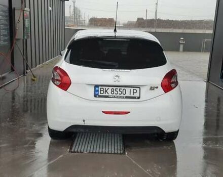 Білий Пежо 208, об'ємом двигуна 1.4 л та пробігом 259 тис. км за 7100 $, фото 1 на Automoto.ua
