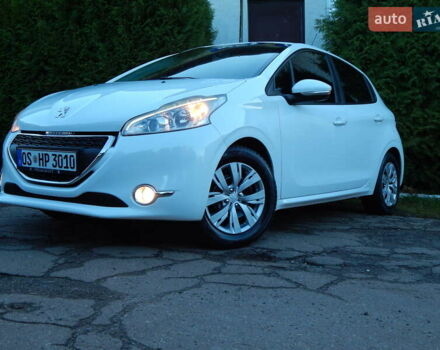 Пежо 208 2012 в Трускавце на Automoto.ua Белый Пежо 208, объемом двигателя 1.4 л и пробегом 160 тыс. км за 5890 $, фото 12 на Automoto.ua