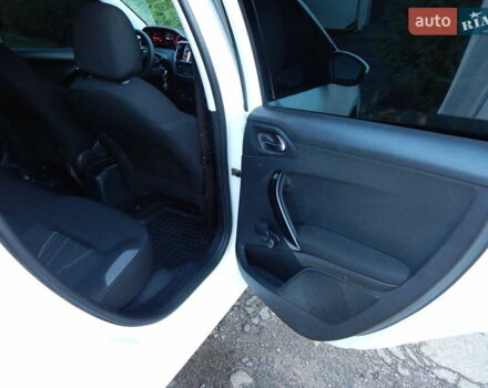 Пежо 208 2012 в Трускавце на Automoto.ua Белый Пежо 208, объемом двигателя 1.4 л и пробегом 160 тыс. км за 5890 $, фото 68 на Automoto.ua