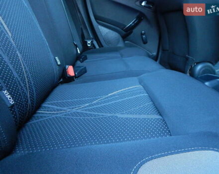 Пежо 208 2012 в Трускавце на Automoto.ua Белый Пежо 208, объемом двигателя 1.4 л и пробегом 160 тыс. км за 5890 $, фото 66 на Automoto.ua