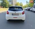 Белый Пежо 208, объемом двигателя 1.4 л и пробегом 113 тыс. км за 6450 $, фото 6 на Automoto.ua
