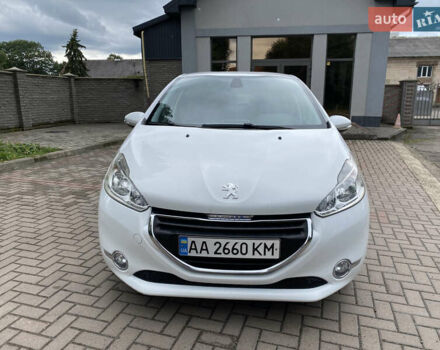 Белый Пежо 208, объемом двигателя 1.4 л и пробегом 255 тыс. км за 7200 $, фото 1 на Automoto.ua