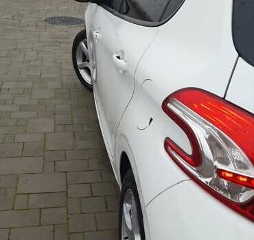 Білий Пежо 208, об'ємом двигуна 1.4 л та пробігом 259 тис. км за 7100 $, фото 41 на Automoto.ua