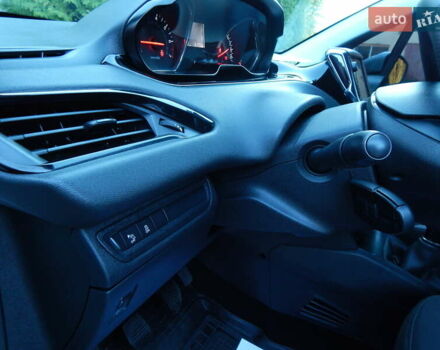 Пежо 208 2012 в Трускавце на Automoto.ua Белый Пежо 208, объемом двигателя 1.4 л и пробегом 160 тыс. км за 5890 $, фото 53 на Automoto.ua