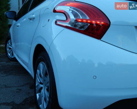 Пежо 208 2012 в Трускавце на Automoto.ua Белый Пежо 208, объемом двигателя 1.4 л и пробегом 160 тыс. км за 5890 $, фото 28 на Automoto.ua