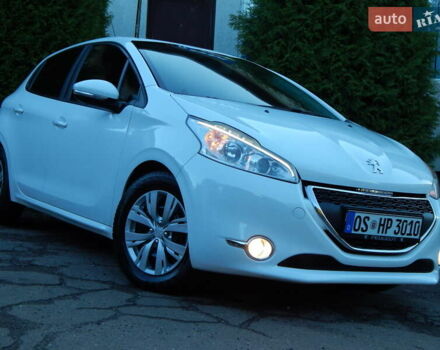 Пежо 208 2012 в Трускавце на Automoto.ua Белый Пежо 208, объемом двигателя 1.4 л и пробегом 160 тыс. км за 5890 $, фото 5 на Automoto.ua