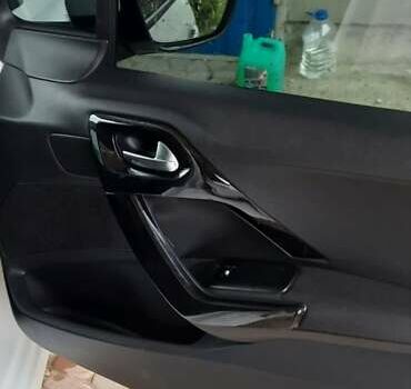 Білий Пежо 208, об'ємом двигуна 1.4 л та пробігом 259 тис. км за 7100 $, фото 19 на Automoto.ua