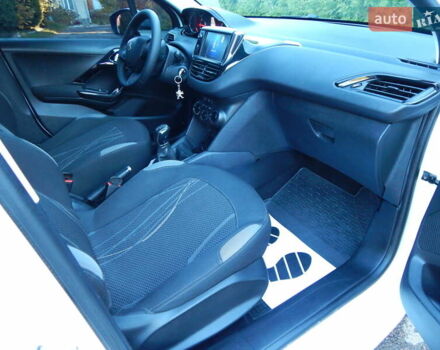 Пежо 208 2012 в Трускавце на Automoto.ua Белый Пежо 208, объемом двигателя 1.4 л и пробегом 160 тыс. км за 5890 $, фото 63 на Automoto.ua