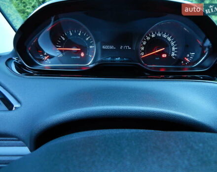 Пежо 208 2012 в Трускавце на Automoto.ua Белый Пежо 208, объемом двигателя 1.4 л и пробегом 160 тыс. км за 5890 $, фото 49 на Automoto.ua