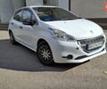 Белый Пежо 208, объемом двигателя 1.4 л и пробегом 315 тыс. км за 5900 $, фото 1 на Automoto.ua