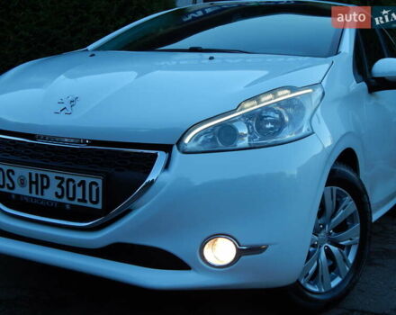 Пежо 208 2012 в Трускавце на Automoto.ua Белый Пежо 208, объемом двигателя 1.4 л и пробегом 160 тыс. км за 5890 $, фото 18 на Automoto.ua