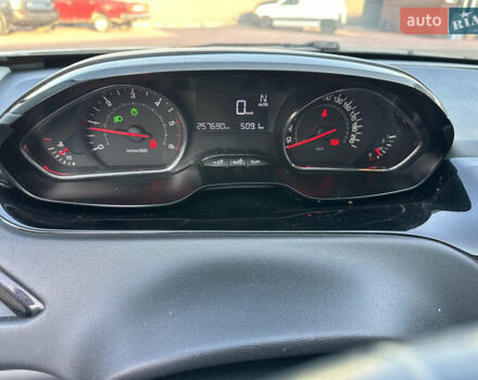 Белый Пежо 208, объемом двигателя 1.4 л и пробегом 257 тыс. км за 6800 $, фото 6 на Automoto.ua