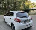 Белый Пежо 208, объемом двигателя 1.4 л и пробегом 300 тыс. км за 7000 $, фото 5 на Automoto.ua