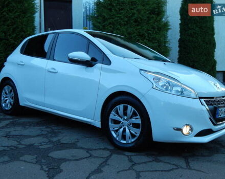 Пежо 208 2012 в Трускавце на Automoto.ua Белый Пежо 208, объемом двигателя 1.4 л и пробегом 160 тыс. км за 5890 $, фото 9 на Automoto.ua