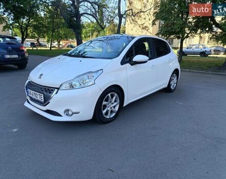 Белый Пежо 208, объемом двигателя 1.4 л и пробегом 113 тыс. км за 6450 $, фото 1 на Automoto.ua