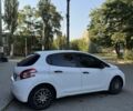 Белый Пежо 208, объемом двигателя 1.4 л и пробегом 300 тыс. км за 7000 $, фото 2 на Automoto.ua
