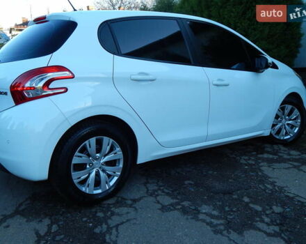 Пежо 208 2012 в Трускавце на Automoto.ua Белый Пежо 208, объемом двигателя 1.4 л и пробегом 160 тыс. км за 5890 $, фото 37 на Automoto.ua