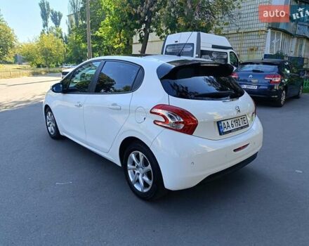 Белый Пежо 208, объемом двигателя 1.4 л и пробегом 113 тыс. км за 6450 $, фото 3 на Automoto.ua