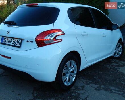Пежо 208 2012 в Трускавце на Automoto.ua Белый Пежо 208, объемом двигателя 1.4 л и пробегом 160 тыс. км за 5890 $, фото 35 на Automoto.ua