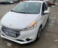 Белый Пежо 208, объемом двигателя 1.4 л и пробегом 269 тыс. км за 6100 $, фото 1 на Automoto.ua