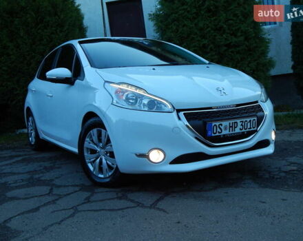Пежо 208 2012 в Трускавце на Automoto.ua Белый Пежо 208, объемом двигателя 1.4 л и пробегом 160 тыс. км за 5890 $, фото 2 на Automoto.ua