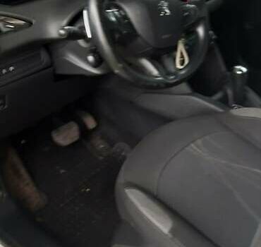 Білий Пежо 208, об'ємом двигуна 1.4 л та пробігом 259 тис. км за 7100 $, фото 4 на Automoto.ua