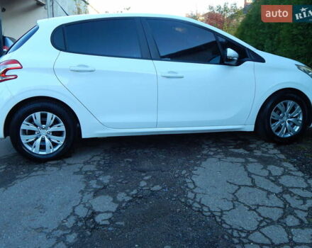 Пежо 208 2012 в Трускавце на Automoto.ua Белый Пежо 208, объемом двигателя 1.4 л и пробегом 160 тыс. км за 5890 $, фото 38 на Automoto.ua