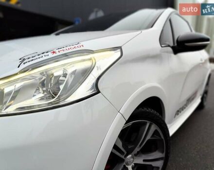 Белый Пежо 208, объемом двигателя 1.6 л и пробегом 137 тыс. км за 6990 $, фото 2 на Automoto.ua