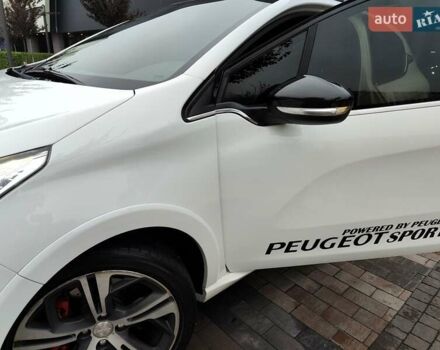 Білий Пежо 208, об'ємом двигуна 1.6 л та пробігом 137 тис. км за 6990 $, фото 4 на Automoto.ua