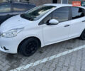 Белый Пежо 208, объемом двигателя 1 л и пробегом 68 тыс. км за 5700 $, фото 4 на Automoto.ua