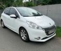Белый Пежо 208, объемом двигателя 1.6 л и пробегом 100 тыс. км за 7299 $, фото 1 на Automoto.ua