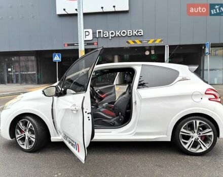 Белый Пежо 208, объемом двигателя 1.6 л и пробегом 137 тыс. км за 6990 $, фото 10 на Automoto.ua