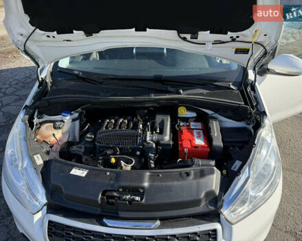 Белый Пежо 208, объемом двигателя 1 л и пробегом 109 тыс. км за 5400 $, фото 1 на Automoto.ua