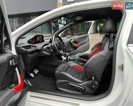 Белый Пежо 208, объемом двигателя 1.6 л и пробегом 137 тыс. км за 6990 $, фото 5 на Automoto.ua